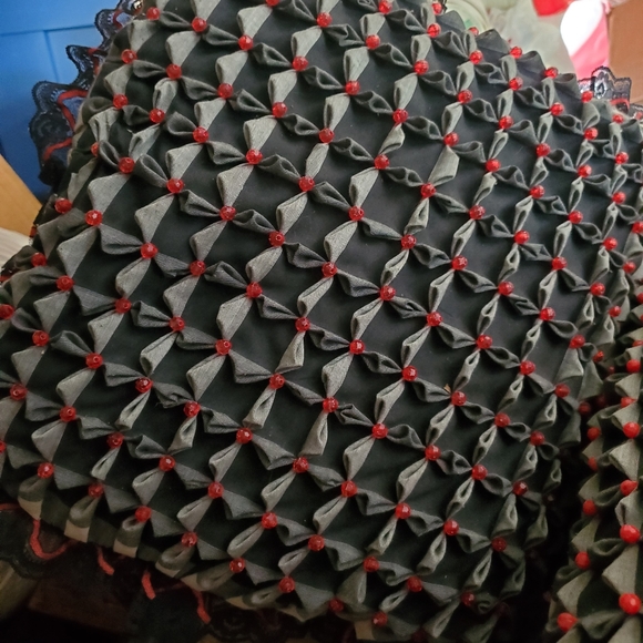 2 matching pillows - Picture 1 of 3